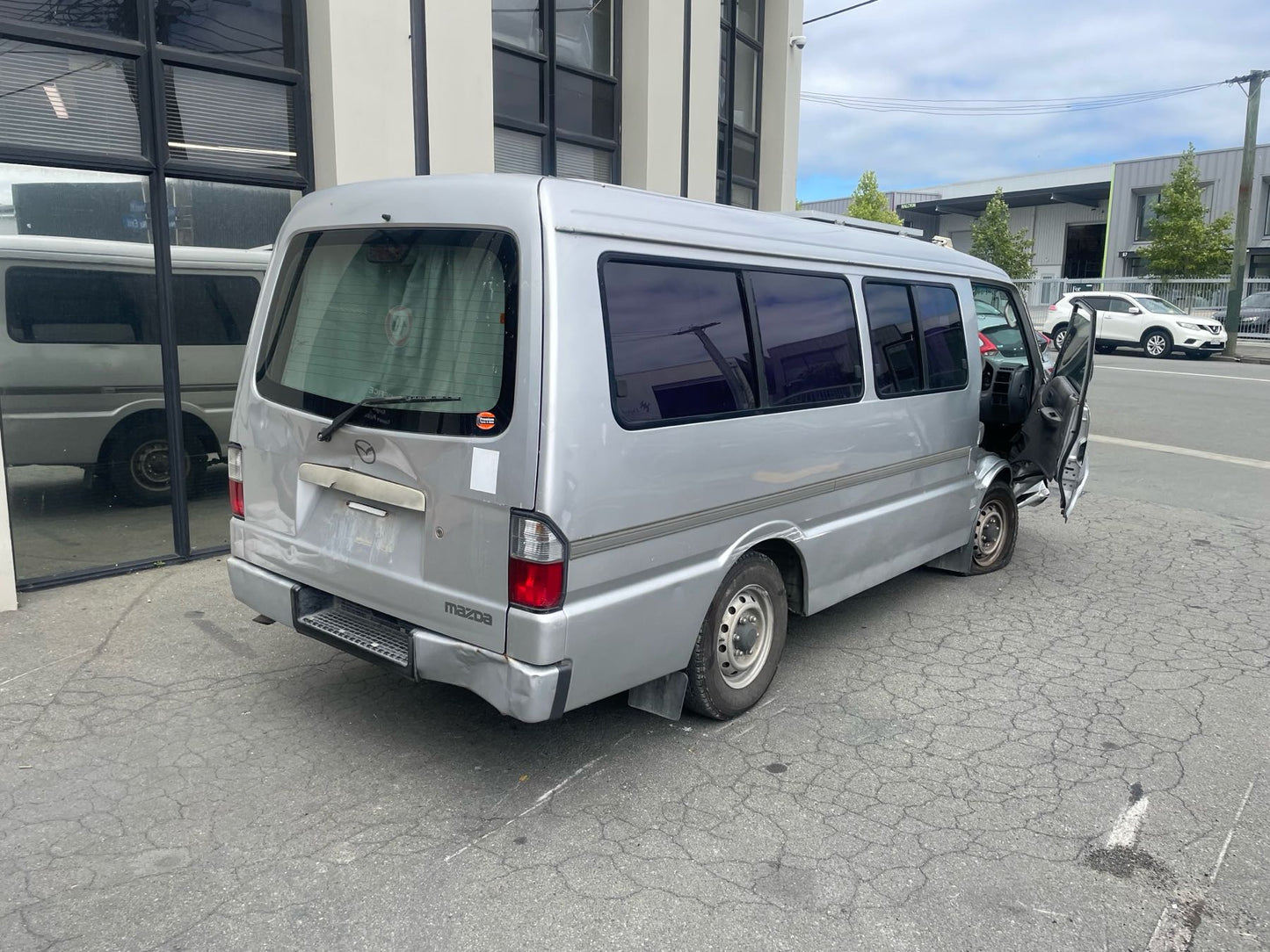 MAZDA BONGO (SK LWB) 2010