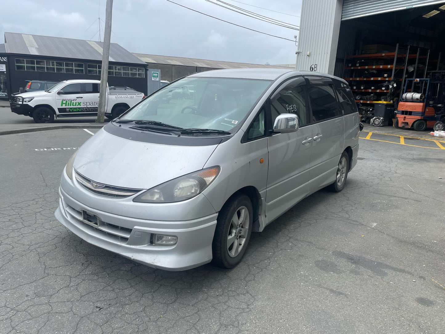 TOYOTA ESTIMA (ACR30) 2001