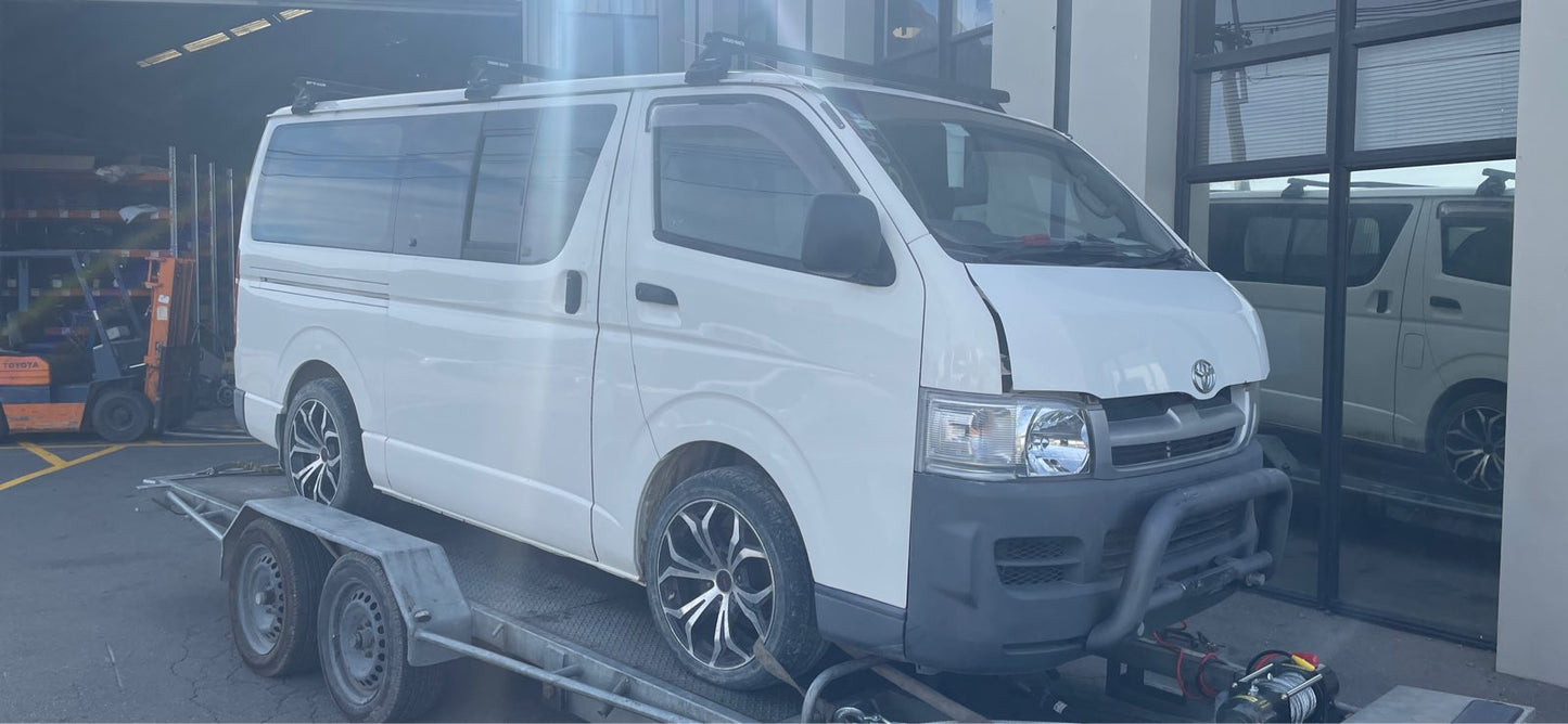 TOYOTA HIACE (KDH200) 2005