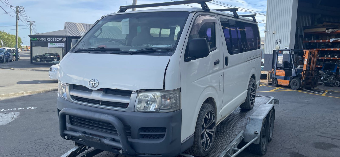 TOYOTA HIACE (KDH200) 2005