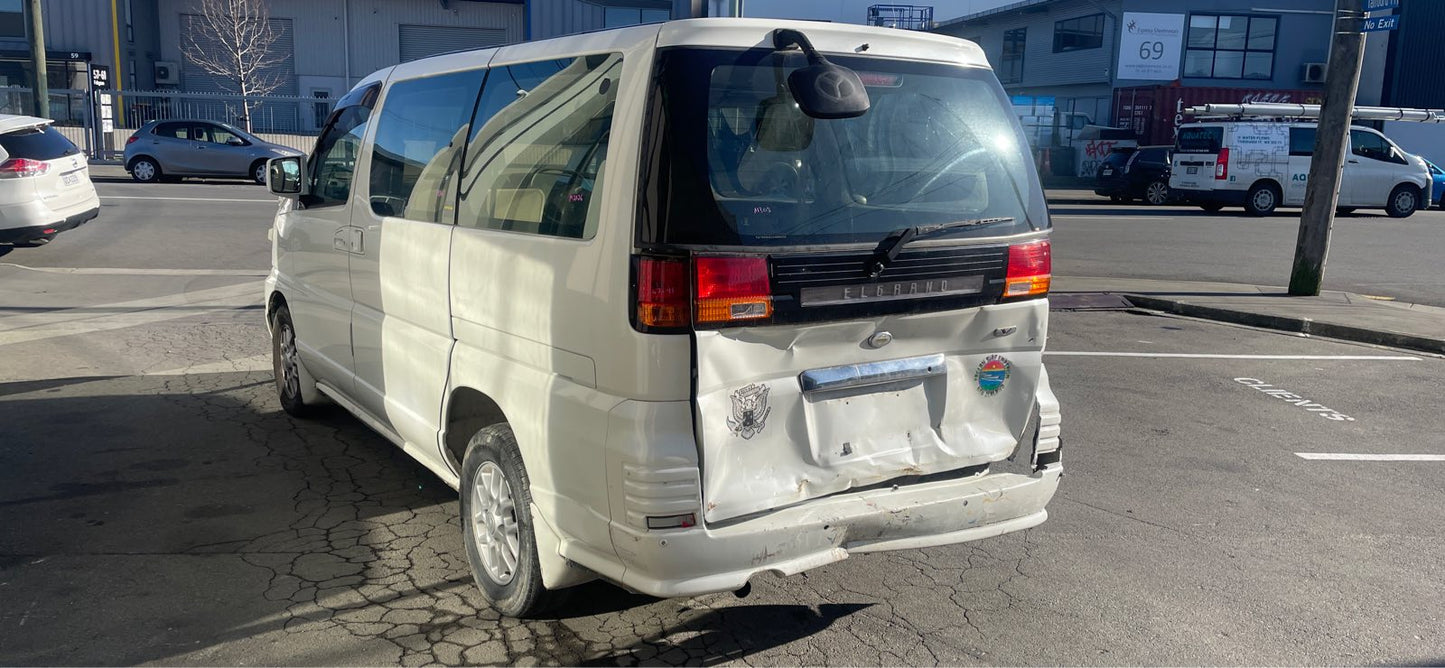 NISSAN ELGRAND (E50) 2001