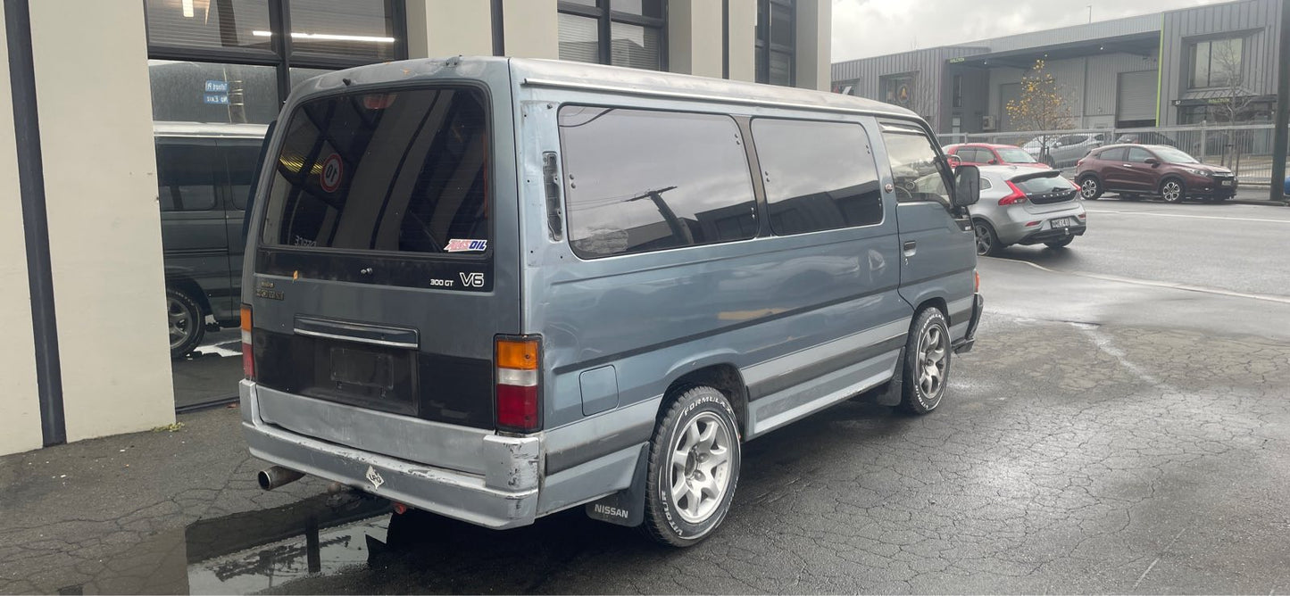 NISSAN CARAVAN(E24) 1990