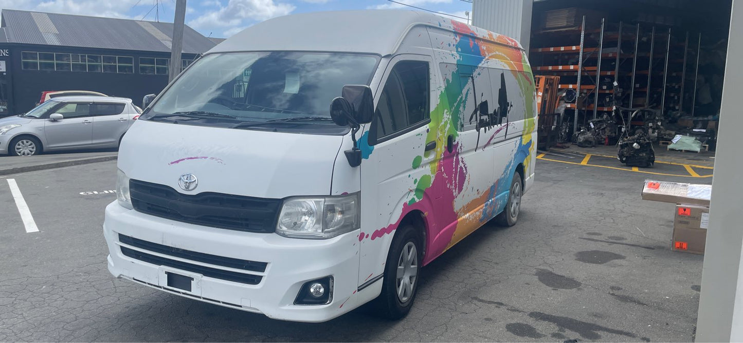 TOYOTA HIACE (TRH221) 2015