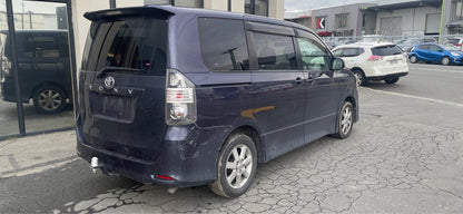 TOYOTA VOXY (ZZR70) 2007